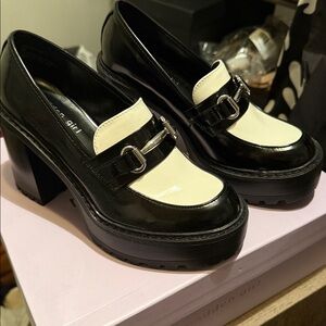 Madden Girl KIERA in black and white platform loafers